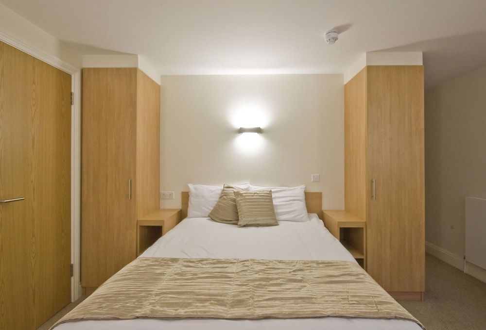 undefined Queens Hotel 7