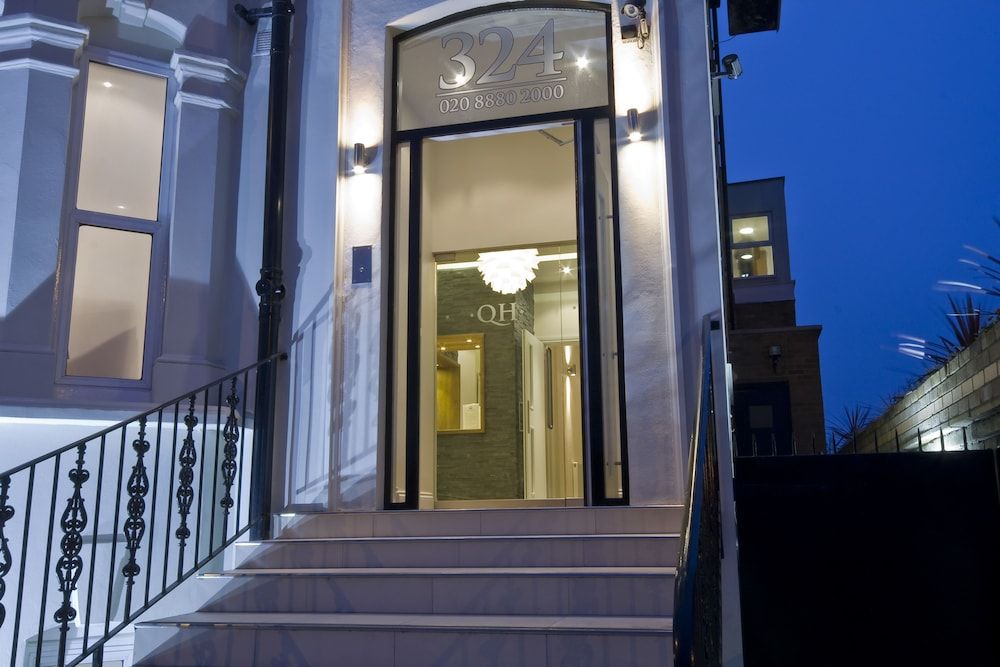 undefined Queens Hotel 3