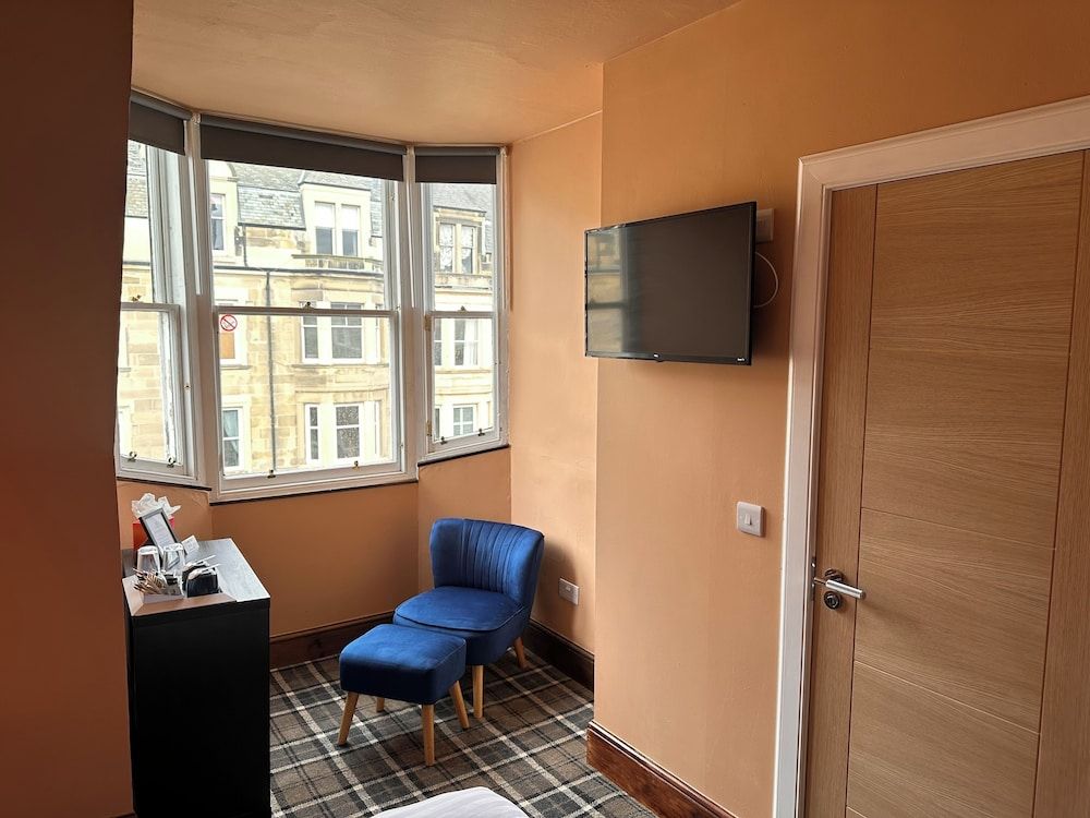 The Valentine Townhouse Hotel Standard Double Room, Ensuite, City View 4