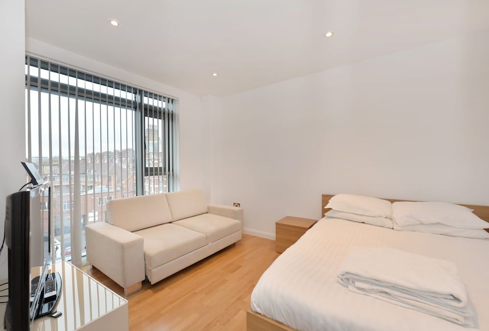 The Kensington Residencies Classic Studio, Balcony, City View 2