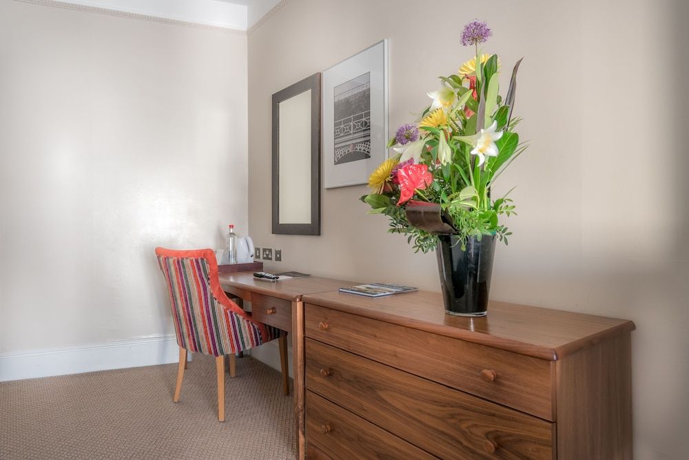 Queens Hotel Double Room 5