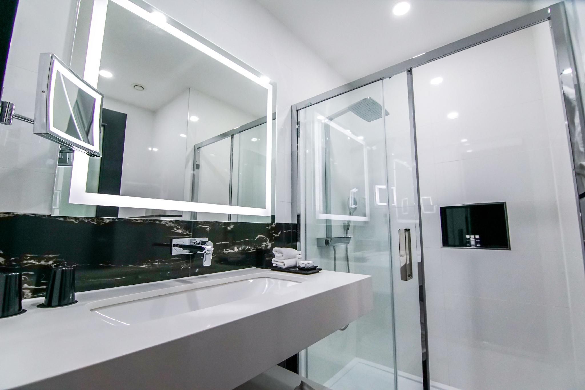 undefined Montcalm Royal London House, London City 10