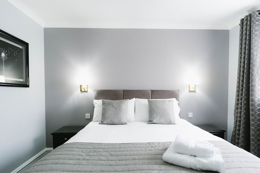 New Inn Hotel Double Room, Ensuite 7