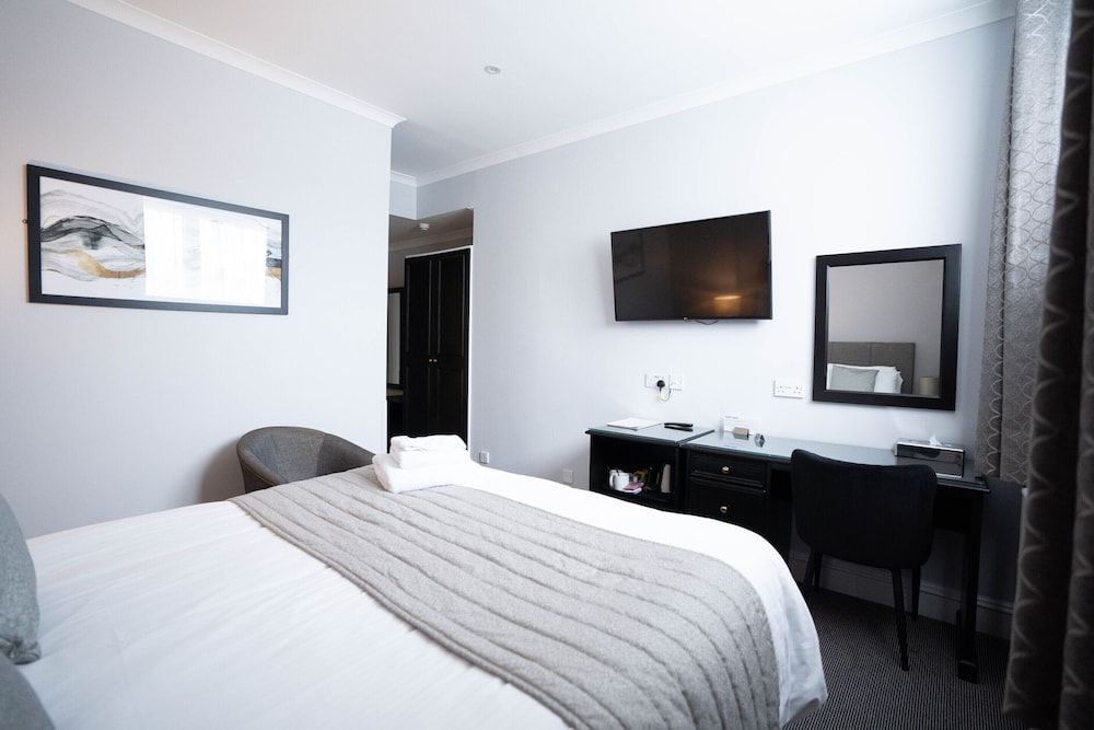 New Inn Hotel Double Room, Ensuite 6