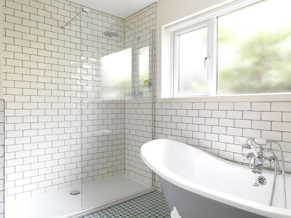 The Priory Hotel and Restaurant Cottage Deluxe Double ( Dog Friendly on request) 4