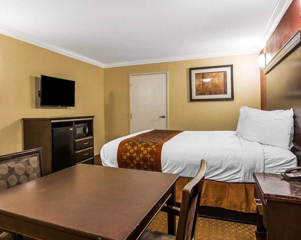 Standard Room, 1 King Bed, Smoking