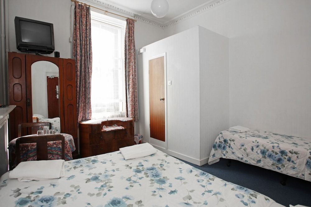 St Athans Hotel