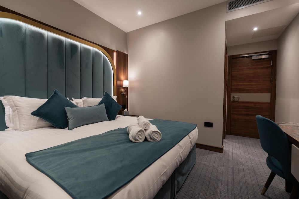 St. Mark Hotel Deluxe Double or Twin Room