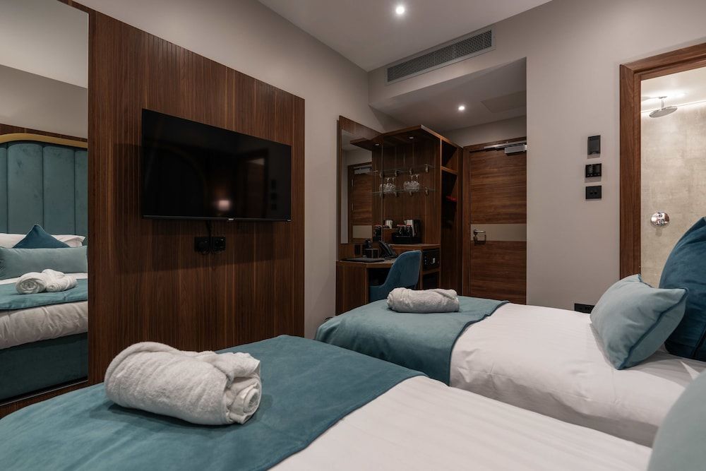 St. Mark Hotel Deluxe Double or Twin Room 3