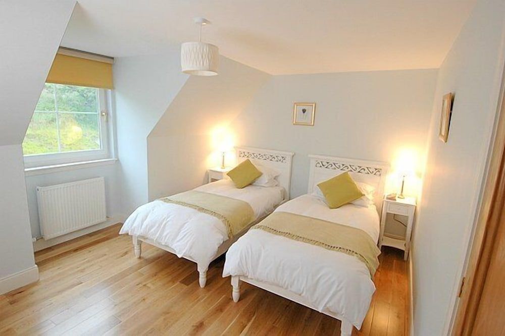 undefined BCC Lochness Cottages 3