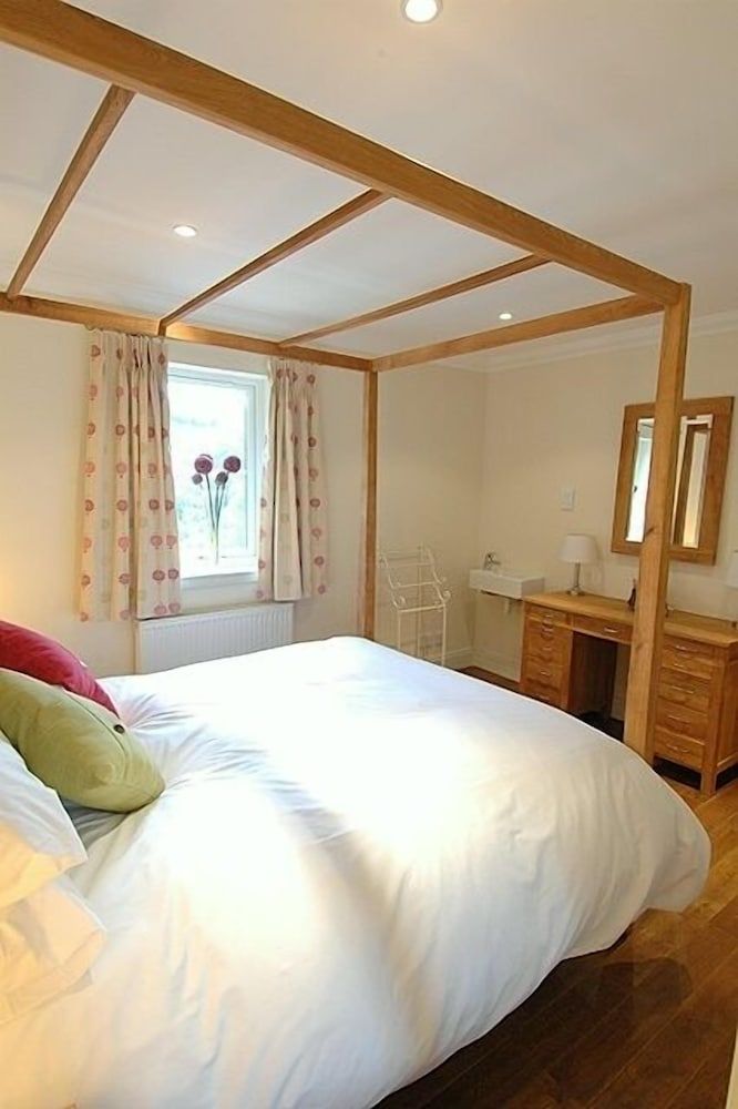 BCC Lochness Cottages Standard Cottage, 2 Bedrooms (four poster double + bunkbed) 2