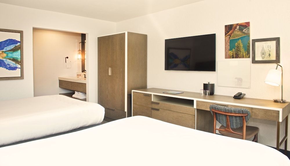 Hotel Becket, BW Signature Collection Standard Room, 2 Queen Beds, Non Smoking (Pet Friendly) 2