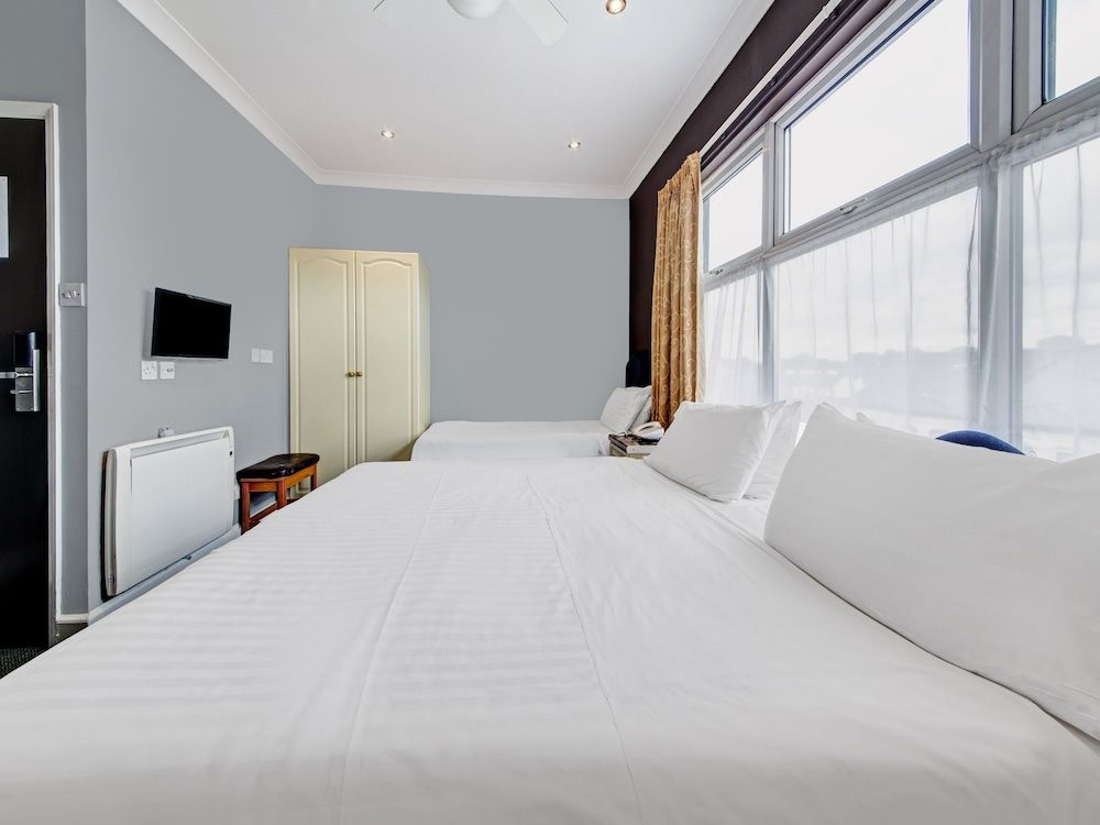 Family Room, Multiple Beds