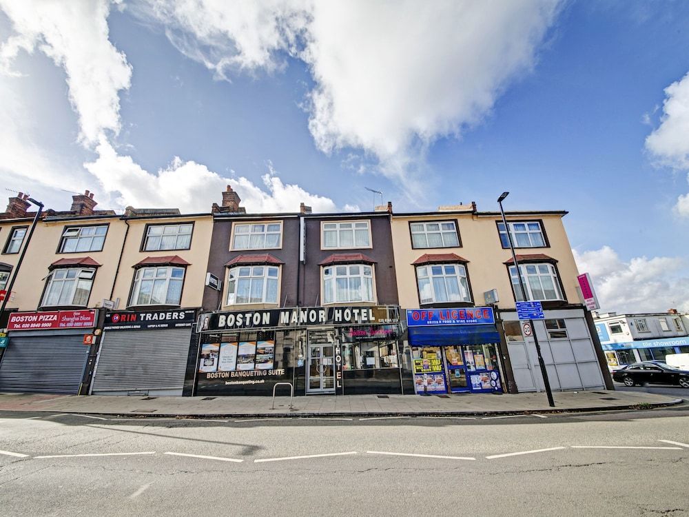 undefined OYO Bostons Manor Hotel, Hanwell London 4