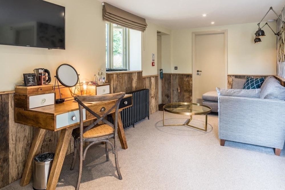 The Litton Deluxe Double Room (with sofa bed) 2