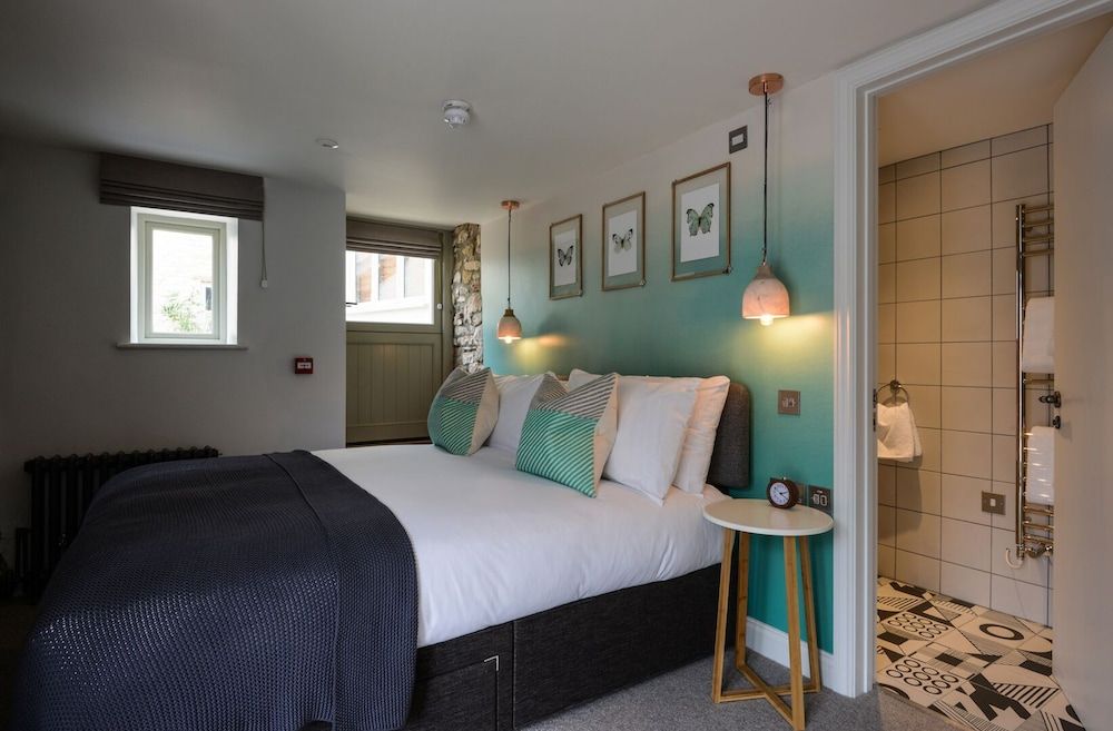 The Litton Double Room (Cosy) 2