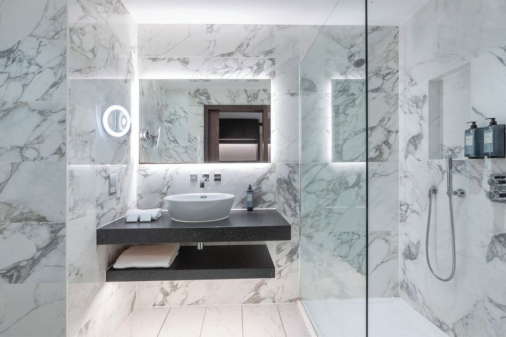 undefined Clayton Hotel Cambridge 10