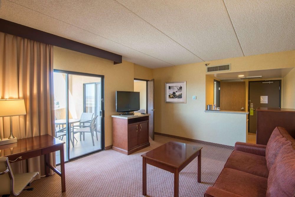 Suite, 1 Bedroom, Balcony, Corner (Non Smoking)