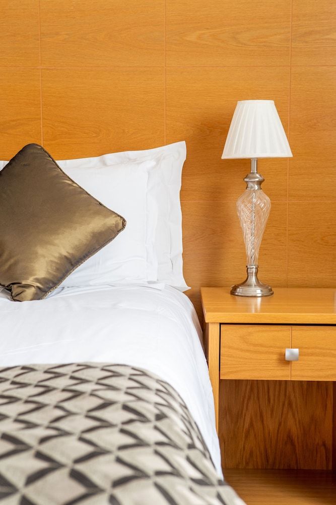 George Albert Hotel & Spa Standard Twin Room 3