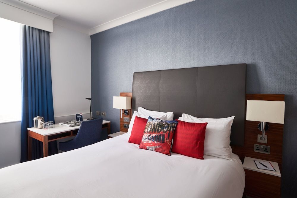 The Cumberland, London Classic Double Room 4