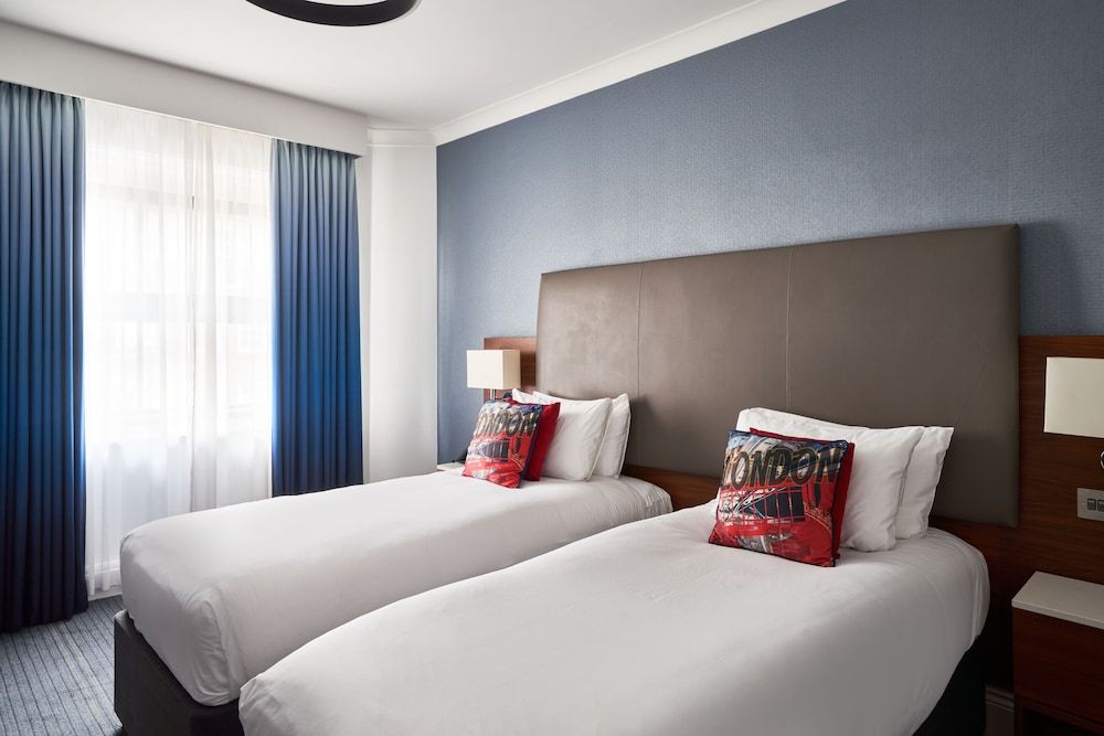 undefined The Cumberland, London 8