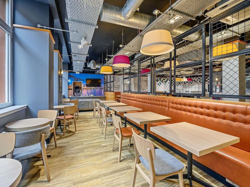 undefined Ibis Styles Glasgow Centre George Square 9