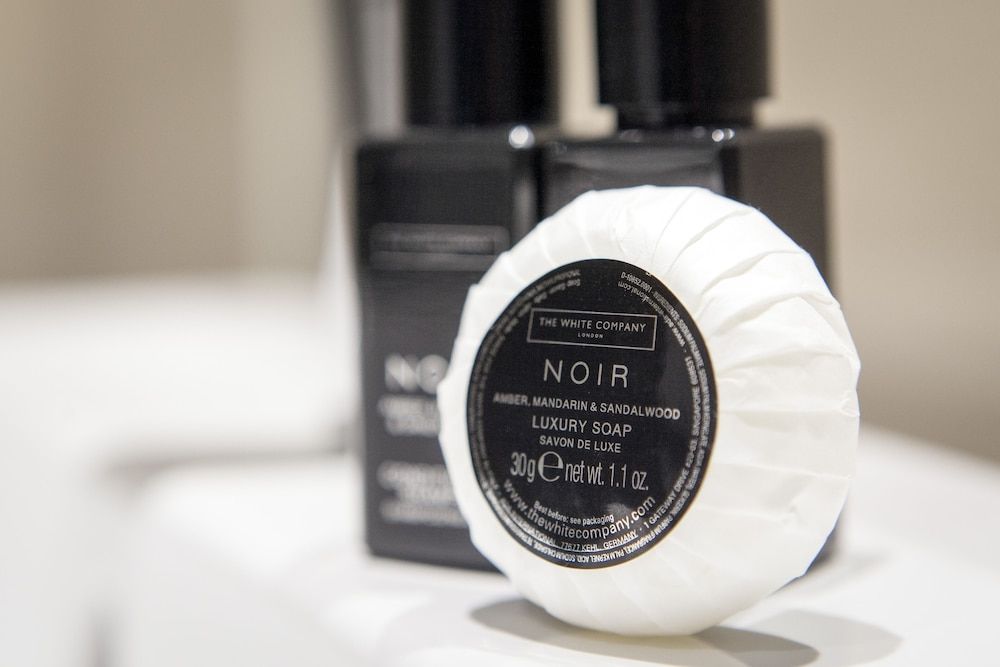 Asperion Hillside 4 Poster Suite 10