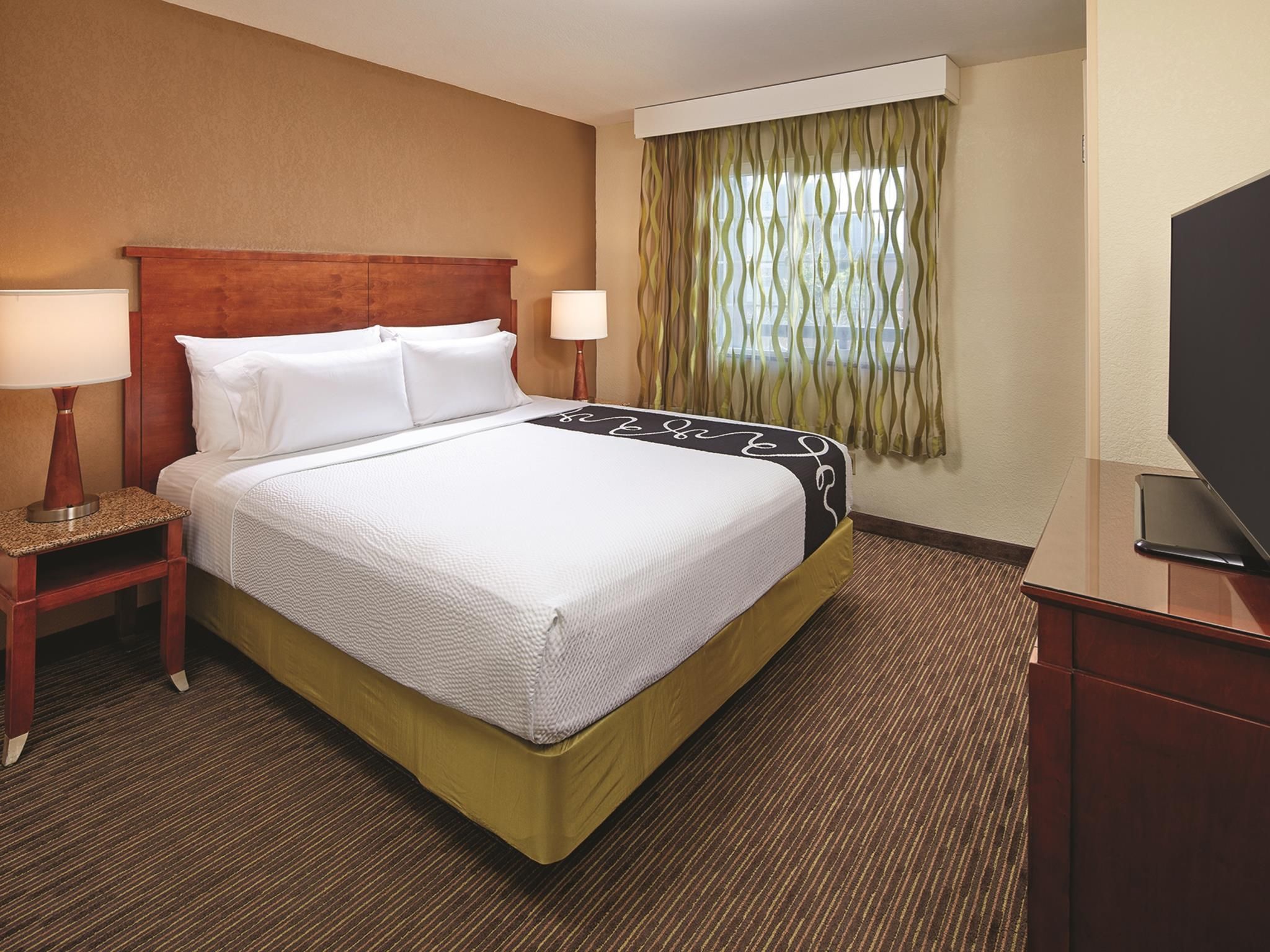 1 King Bed and 1 Bunk Bed, Deluxe Suite