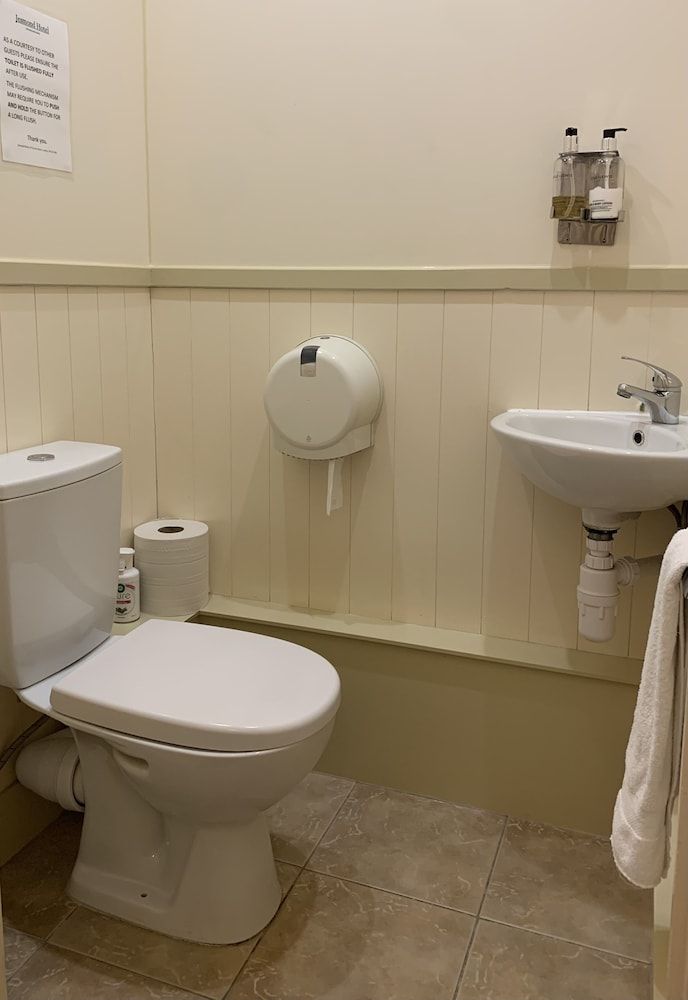 Jesmond Hotel Standard Double Room, Shared Bathroom 4