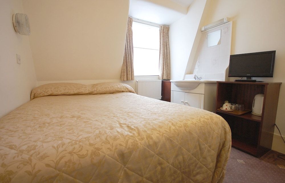 Jesmond Hotel Standard Double Room, Shared Bathroom