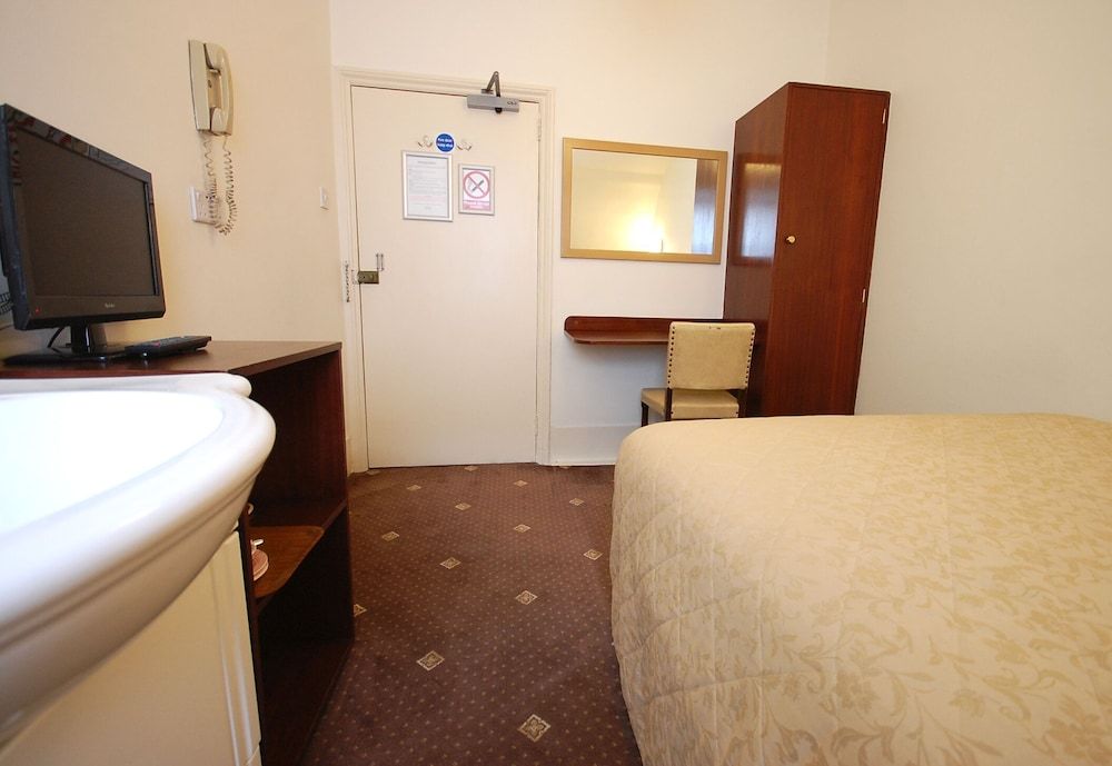 Jesmond Hotel Standard Double Room, Shared Bathroom 2