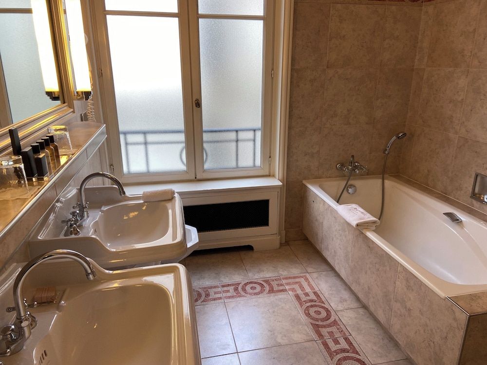 Hotel Raphael Classic Room 3