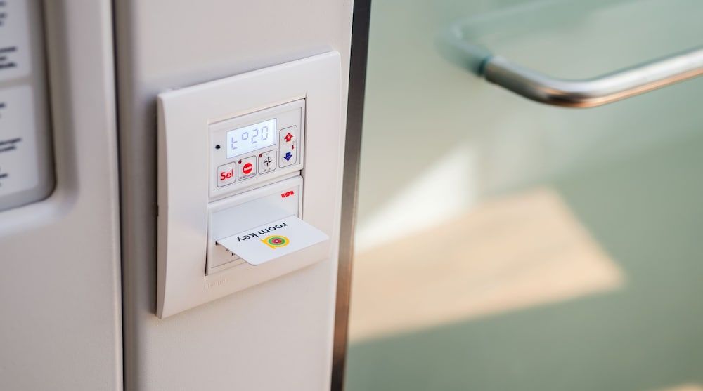 Point A Hotel Glasgow Classic Twin Room, No Windows 4