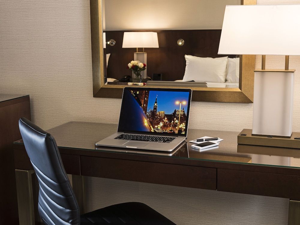 Lord Elgin Hotel Classic Two Queen Room 2