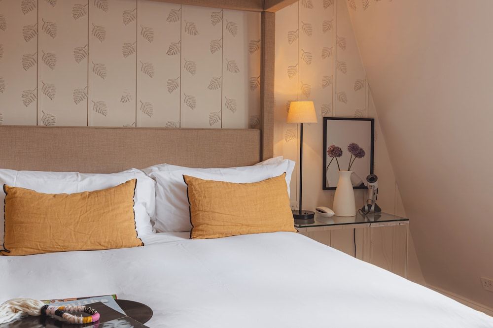 No.15 by GuestHouse, Bath Room (Bigger Guest Room) 3