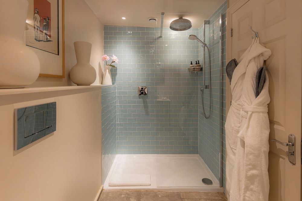 No.15 by GuestHouse, Bath Room (Bigger Guest Room) 8