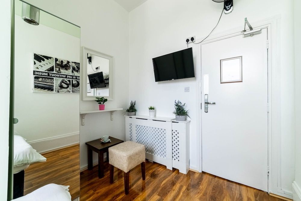 undefined Book a Bed Hostels 8