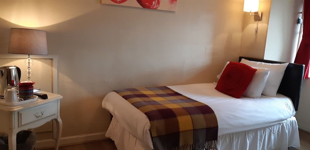 Edinburgh Townhouse Single Room 2