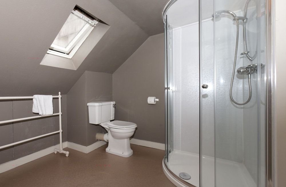 Edinburgh Townhouse Standard Triple Room, City View (6'3" height restriction) 7