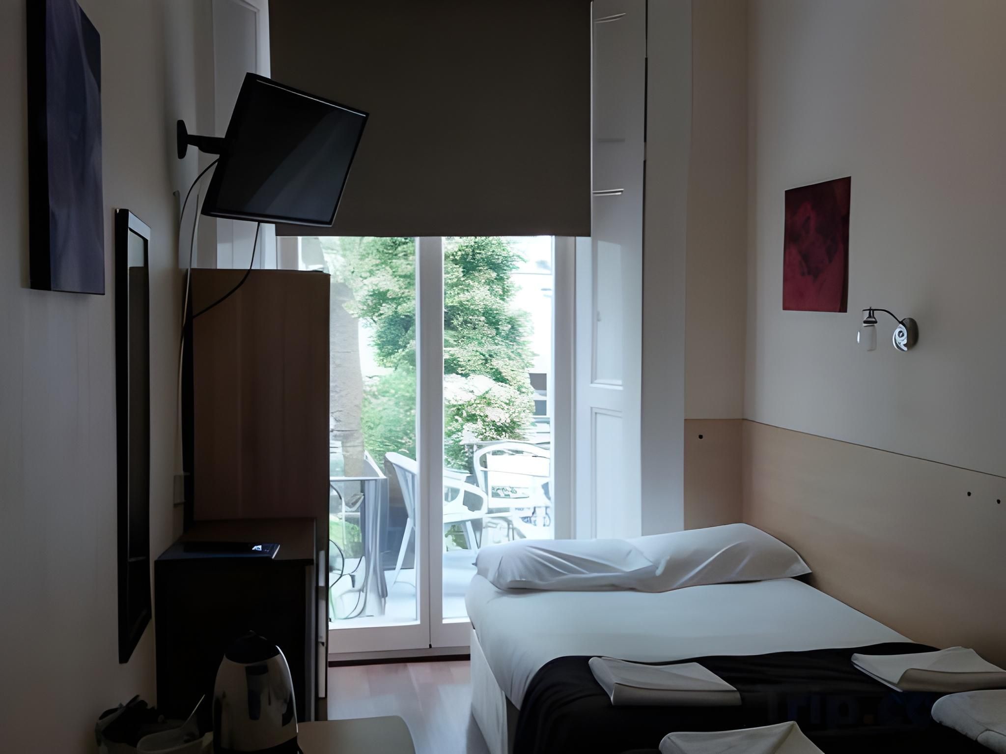 Tony's House Hotel Double Room 10