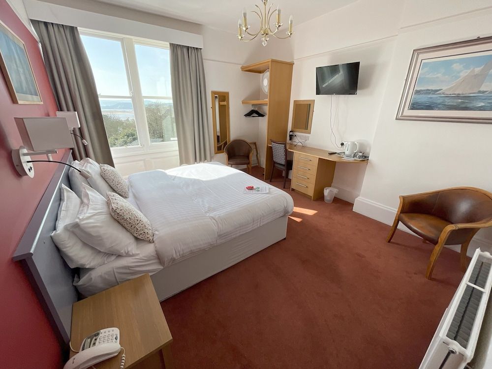 Manor Hotel Deluxe Double Room, 1 King Bed, Sea View 2