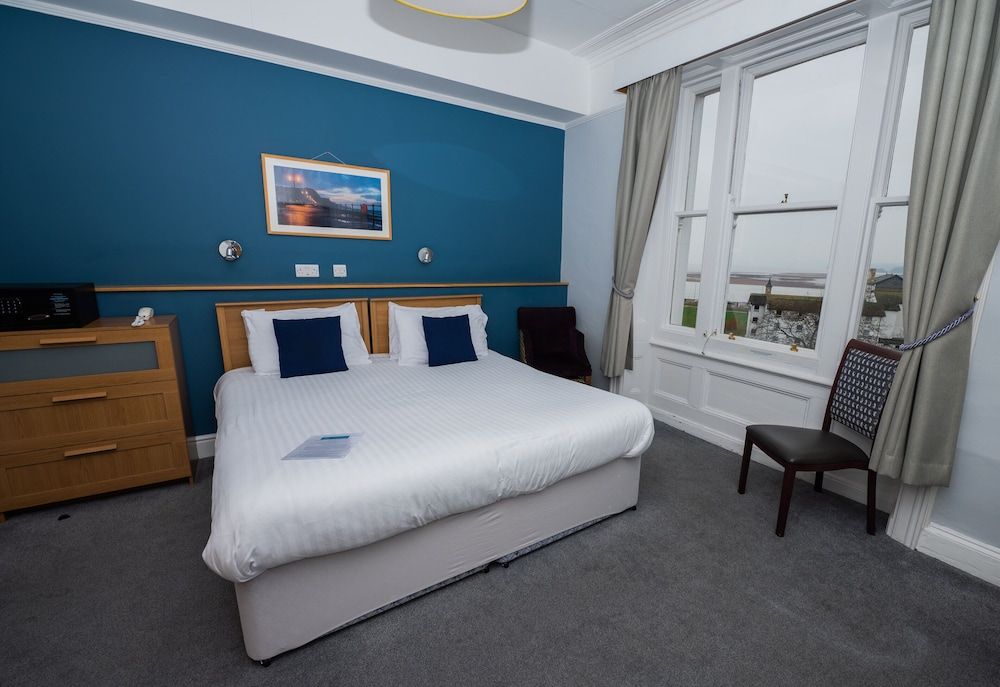 Manor Hotel Deluxe Double Room, 1 King Bed, Sea View 7