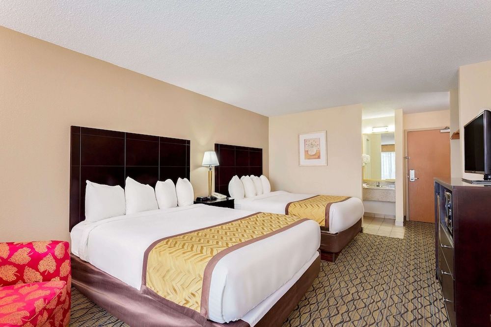 Room, 2 Queen Beds, Non Smoking (Interior Corridor)