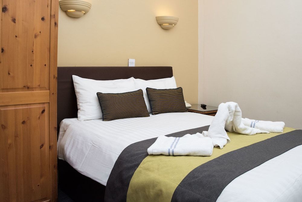 Rose Court Hotel Double Room 3