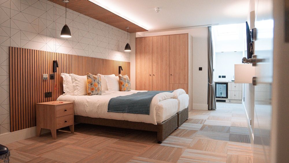 undefined The Pillar Hotel