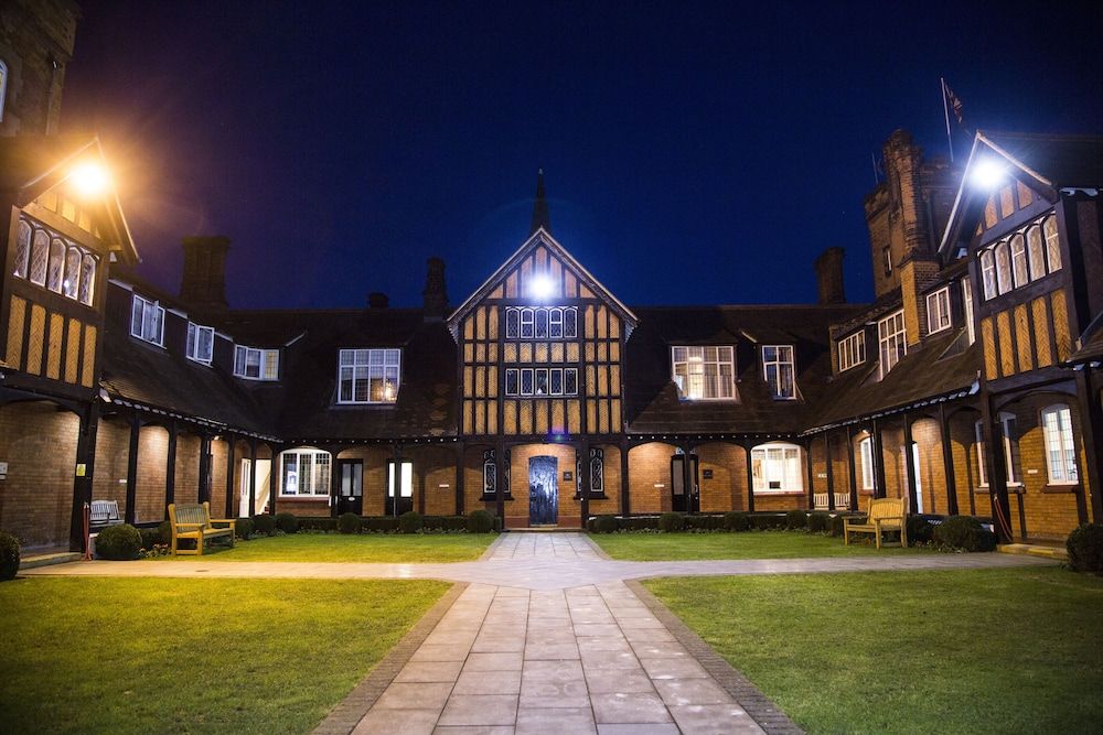 undefined The Pillar Hotel 9