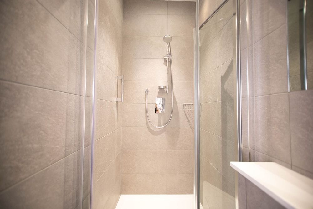 The Pillar Hotel Queen Room 5