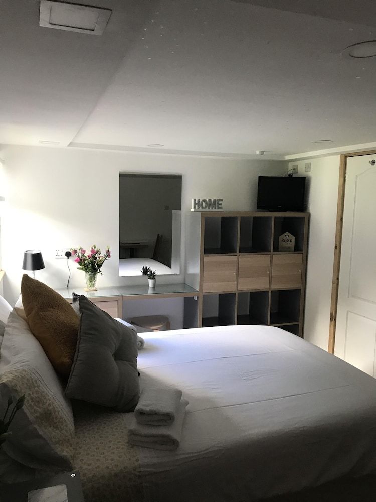 Barton Gate Farm Guesthouse Premium Suite, Ensuite, Courtyard View (Room 6/7) 5