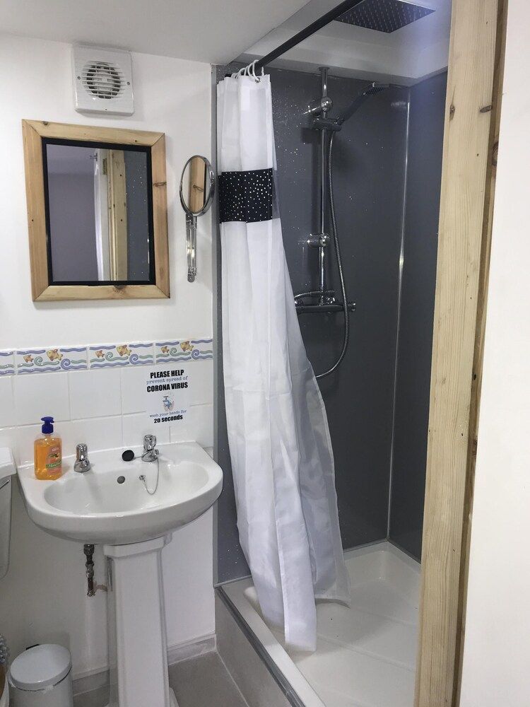 Barton Gate Farm Guesthouse Premium Suite, Ensuite, Courtyard View (Room 6/7) 19