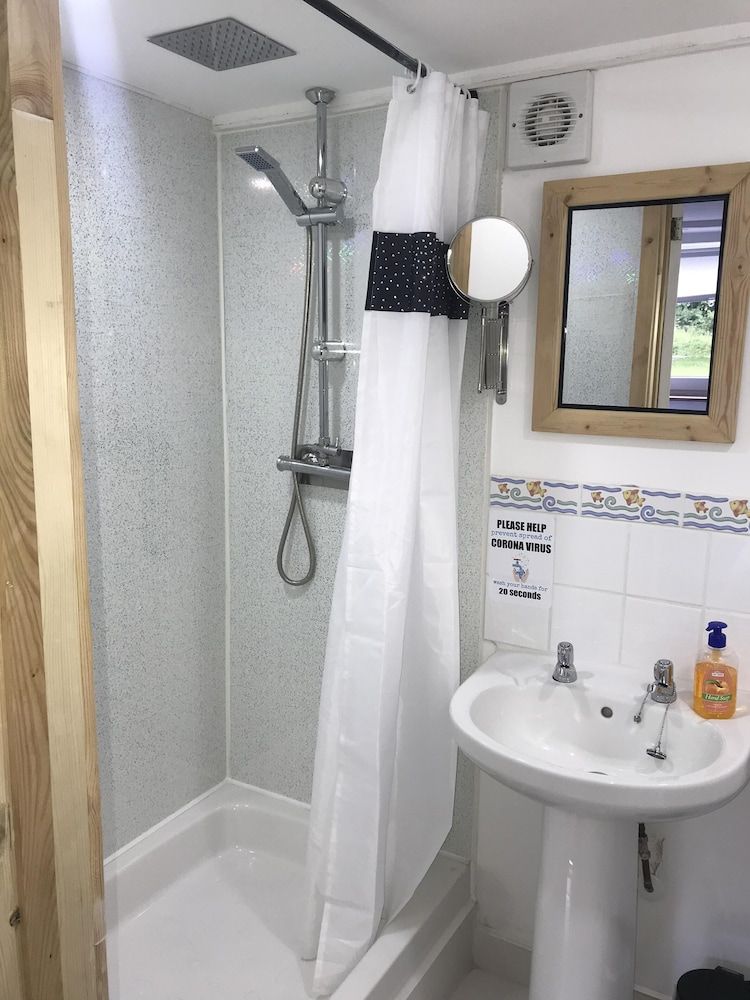 Barton Gate Farm Guesthouse Premium Suite, Ensuite, Courtyard View (Room 6/7) 16